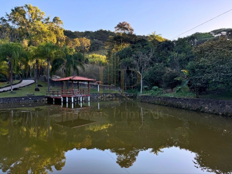 Fazenda Tombador à venda em Itaúna MG com açude e área verde